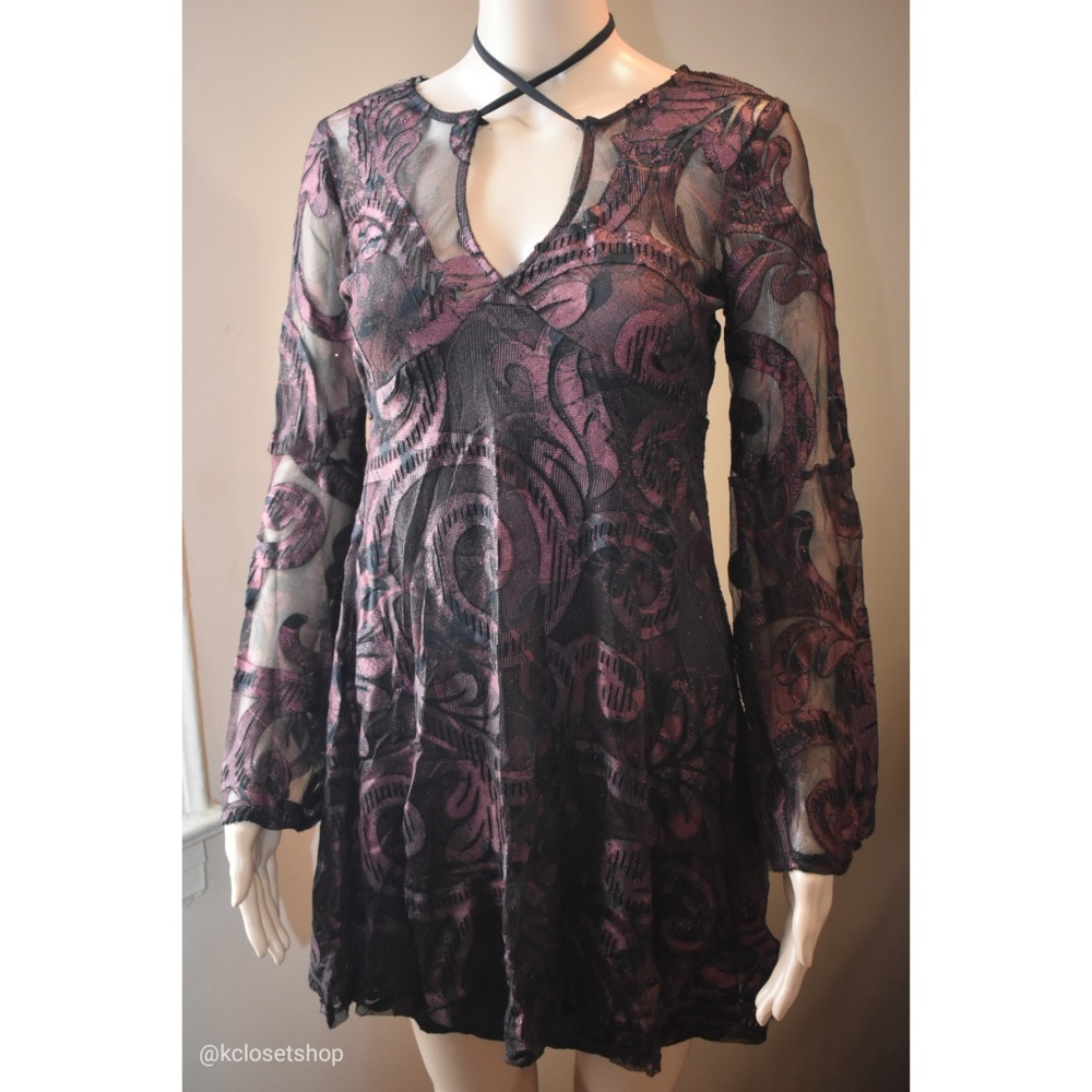 🔵SOLD - NWT | Maroon Bell-Sleeve Skater Dress (S) - Picture 4 of 8